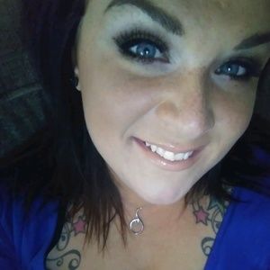 Meet your Posher, Kira